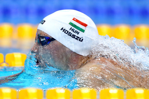 Na ME v Londýne boli plavcom rozdané prvé sady medailí, zrodili sa dva rekordy šampionátu