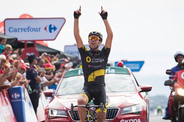 Calmejane s debutovým triumfom na Vuelte, na čele Atapuma