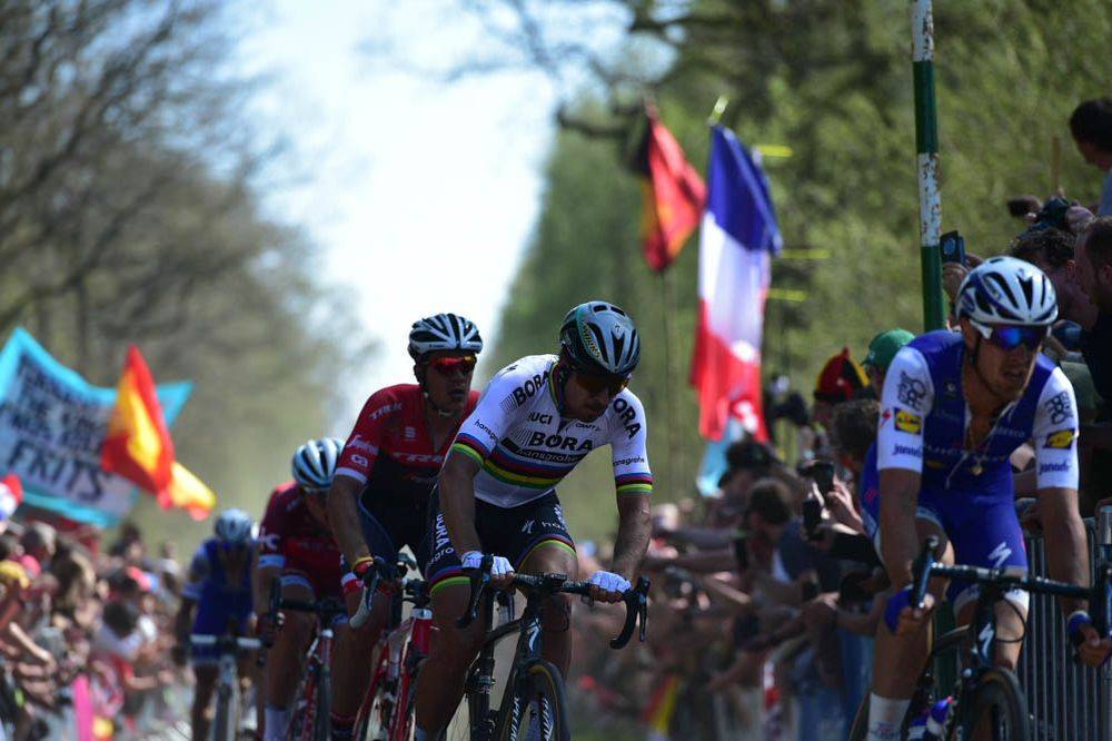 V nedeľu čaká cyklistov Paríž – Roubaix, na štart sa postavia bratia Saganovci