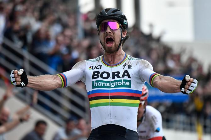 Fenomenálny Peter Sagan ovládol klasiku Paríž-Roubaix!