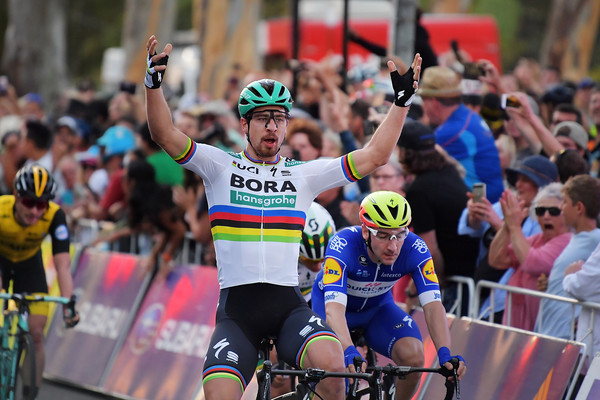 Okolo Švajčiarska 2. etapa: Fenomenálny Peter Sagan ovládol dnešný hromadný špurt