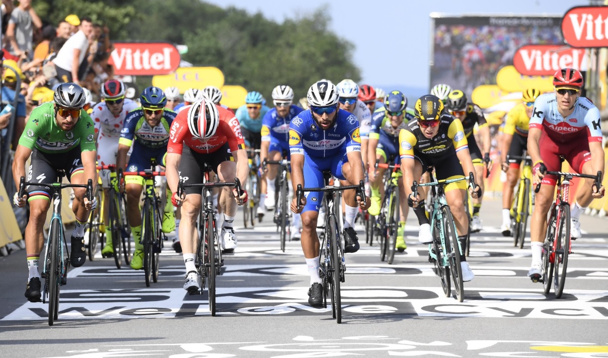 Tour de France 4. etapa: Peter Sagan na vynikajúcom druhom mieste a zostáva v zelenom drese